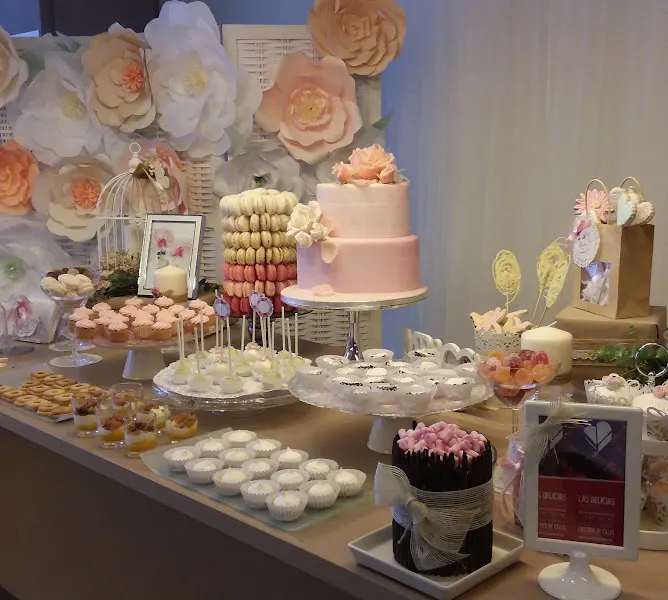 Las Delicias de Teresa - Pastelería especializada en tartas nupciales en Oleiros - foto 2