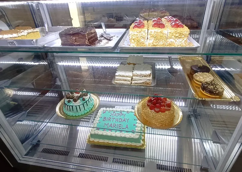 Panadería pastelería La Canela - Brion