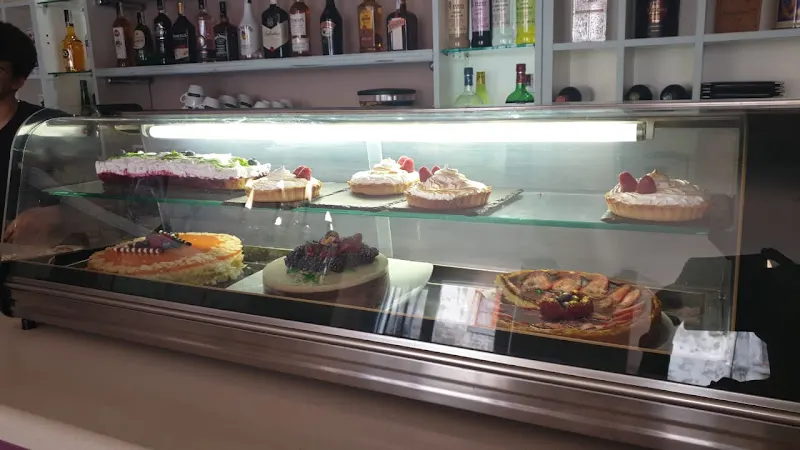 Magi Cafetería Bar - Carino