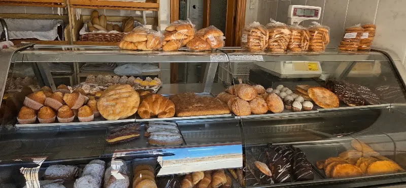 Panadería y Confitería Carlos - Panadería en San Pedro - foto 2