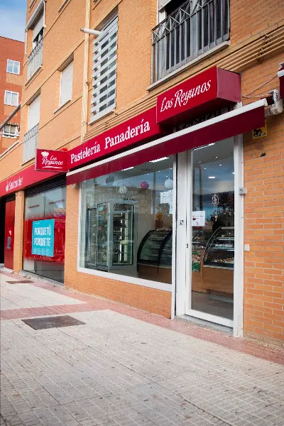Los Reyunos. Pastelerías, Panaderías, Cafeterías - Sucursal El Soto.