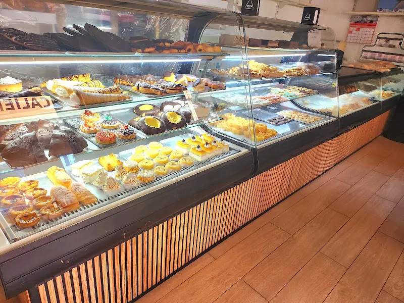 Pastelería Cafetería Punto Caliente