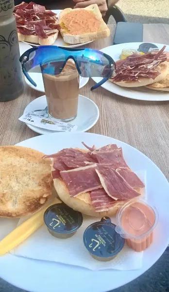 Cafetería Pastelería La Alacena - Burguillos