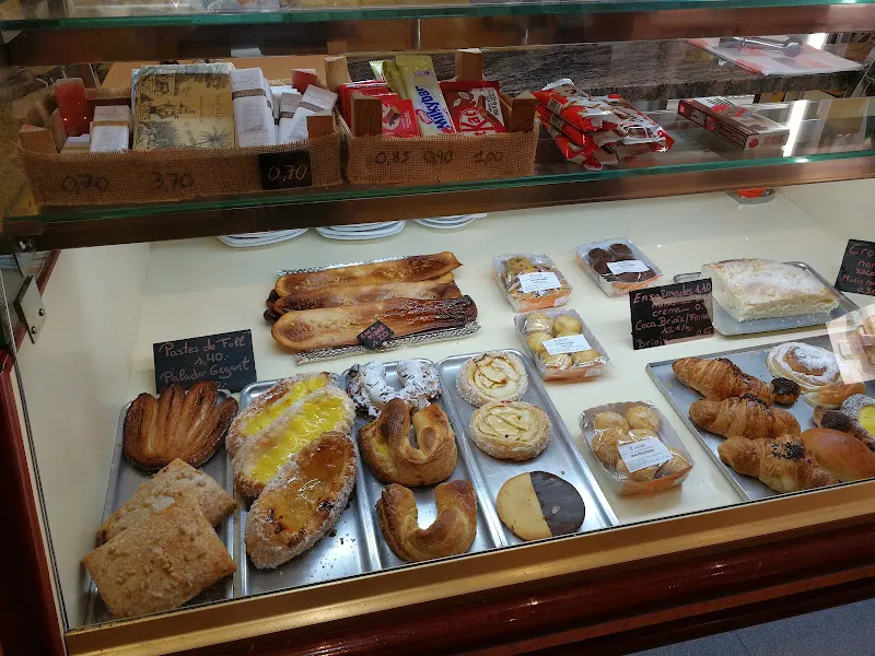 Forn De Pa Cafeteria Cardona