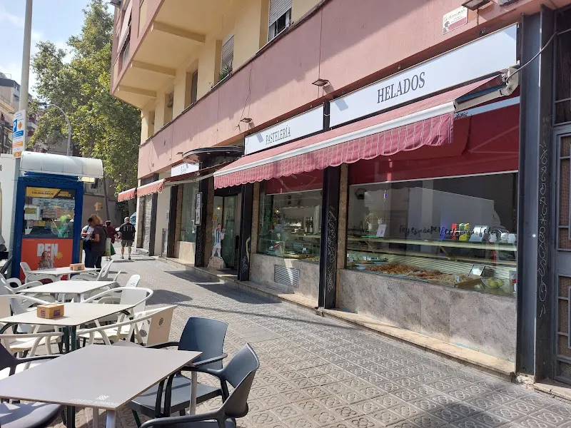 Pastelería Boedo - Cafetería en Barcelona - foto 2