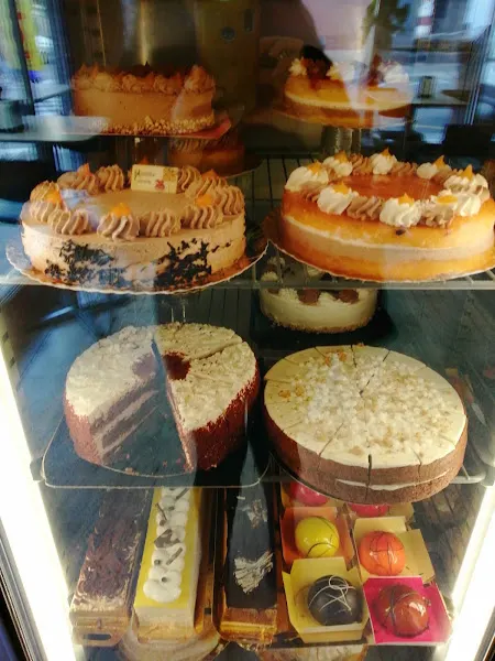 Pastelería Y Bollería Hermanos Luque S L