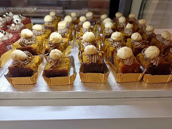pastelería La Guinda en la Mejostilla - Cáceres