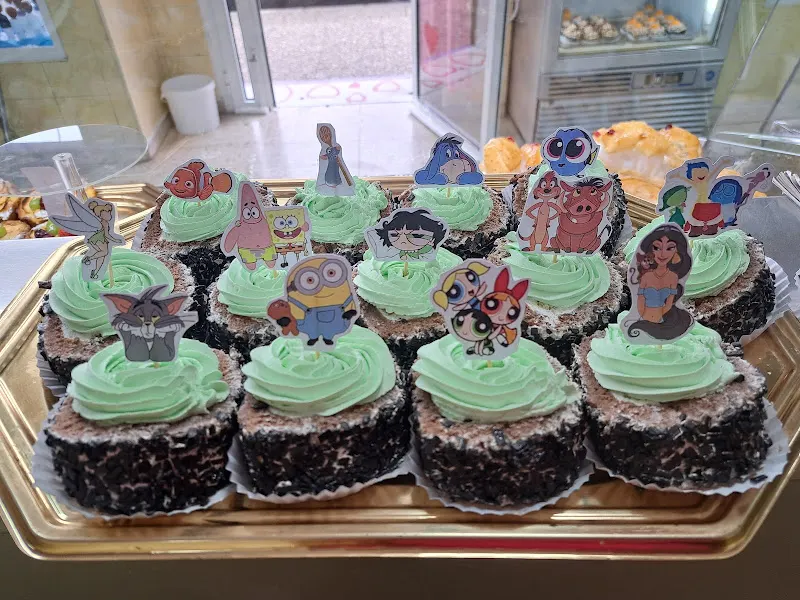Rocío - Pastelería en Linea de la Concepcion (La) - foto 2
