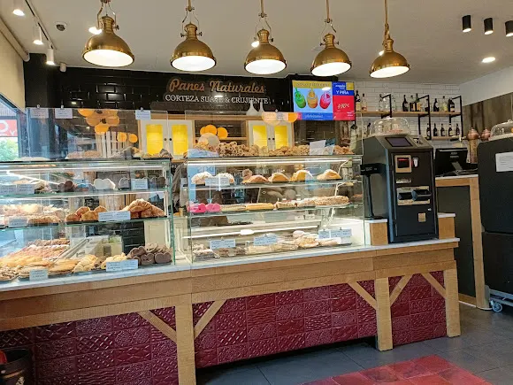 SAMPEDRO PASTELERIAS “LOS BELGAS” - TIENDA