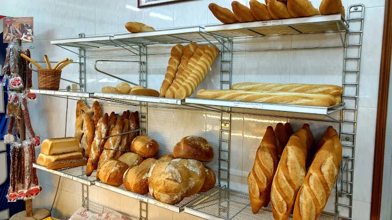 Gibrat Paradeda, Fleca Pastisseria Supermercat - Llers