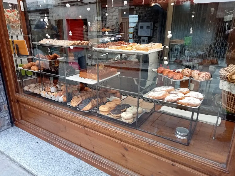 Pastelería Gil Llívia - Llivia