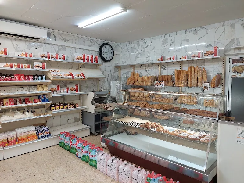 Forn de Pa El Llevat - Panadería en Cellera de Ter (La) - foto 2