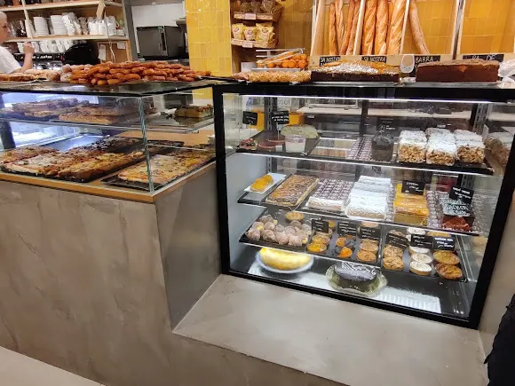 ES FORNET. Horno de pan, Pastelería y cafetería - Cadaques