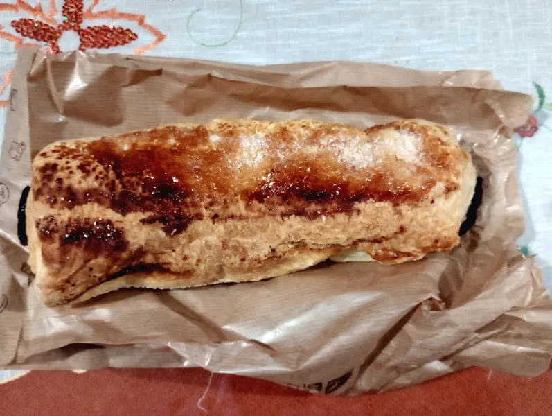 Panadería Pastelería Gusto Crujiente - Granada
