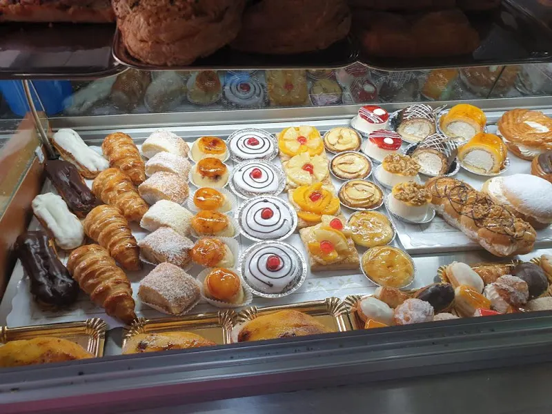 Pastelería Panadería Croissantería Danubio - Granada