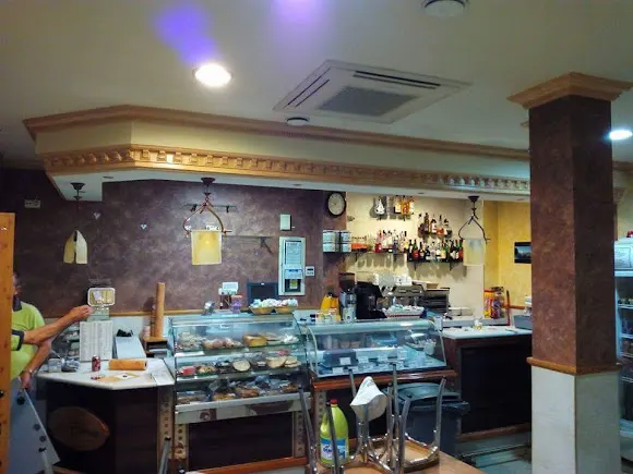Cafetería Pastelería La Crème - Alhama de Granada
