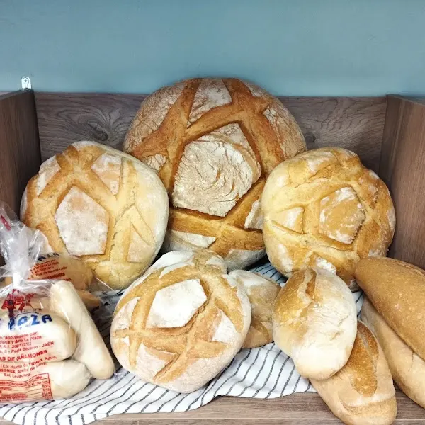 La maestra Panaderia Pastelería Jaén