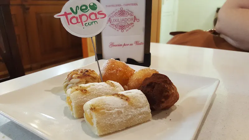 PASTELERÍA AUXILIADORA CAFETERÍA. - Linares