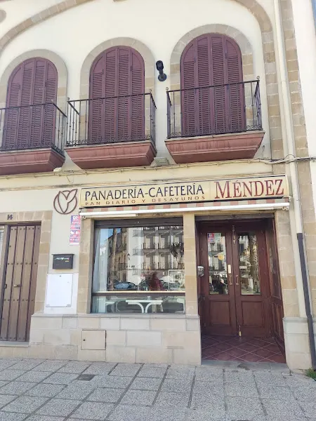 Panadería cafetería Méndez - Panadería en Baeza - foto 2