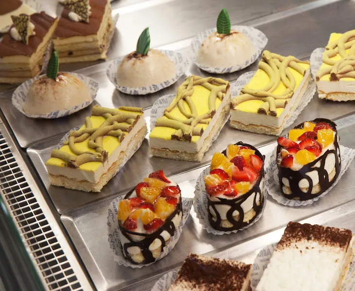 PASTELERÍA LA CLAVELINA