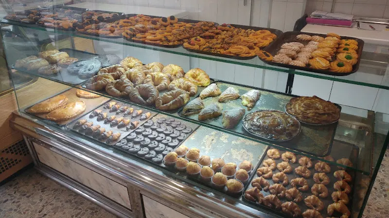Pasteleria Sandra Panaderia - Panadería en Madrid - foto 2