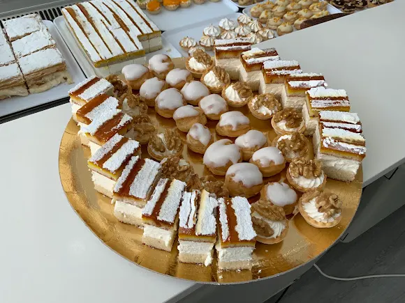 Pasteleria-Vinoteca-Los Verdiales - Estepona