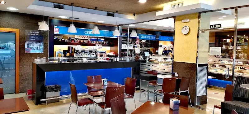 Pastelería y Cafetería Miravalles - Pamplona