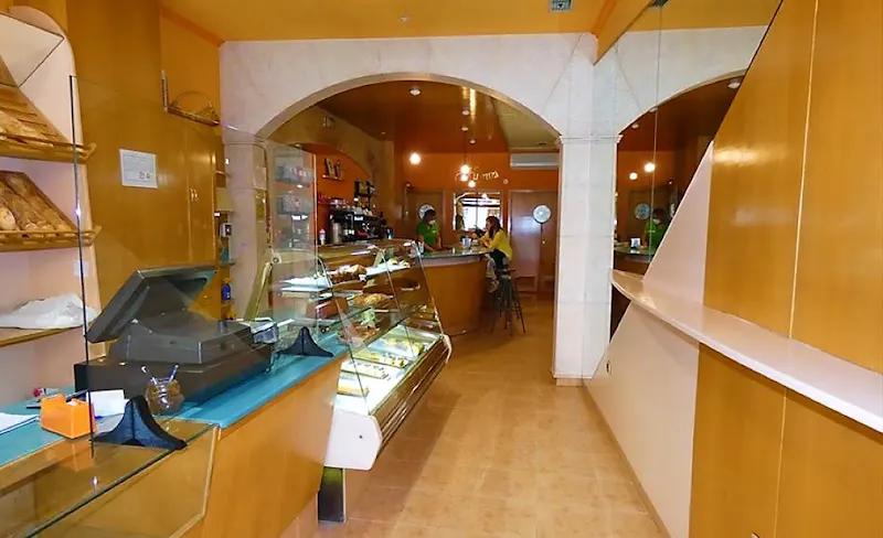 Panadería y Pastelería Juyana - A Rua