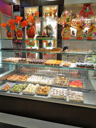Pastelerías Yoli Panaderías