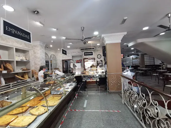 La Junquera Cafetaría Panadaría