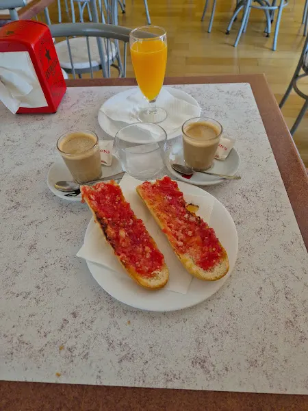 Fleca Candela Pastisseria Cafeteria - Pastelería en Vandellos i lHospitalet de lInfant - foto 2