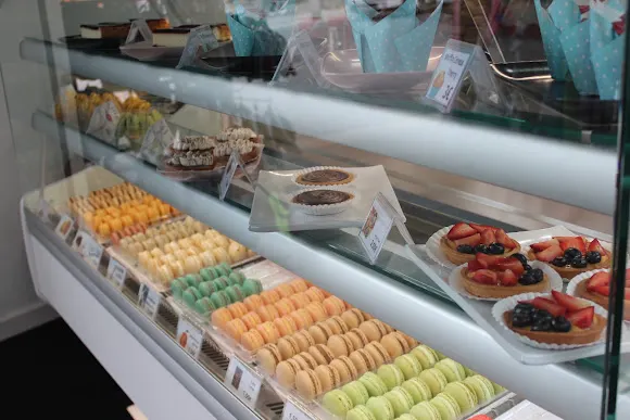 veintitres macarons