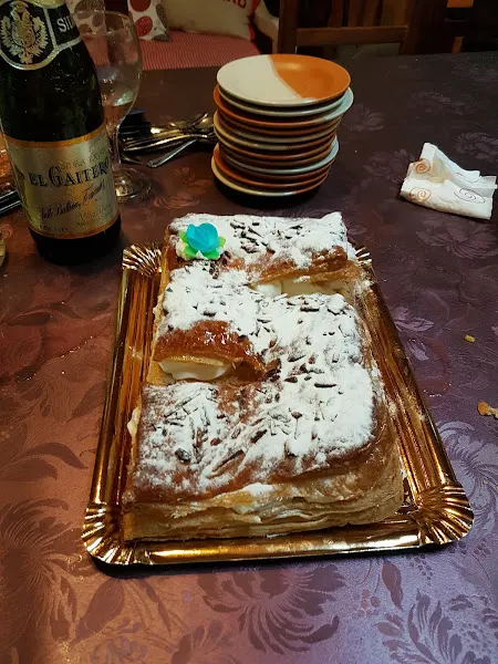 Panadería Pastelería Lázaro Petisme