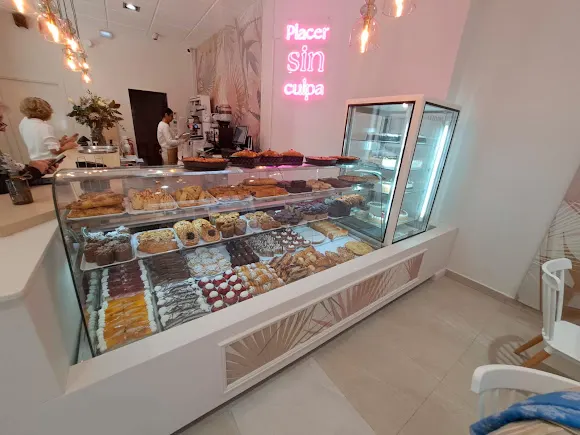 Obrador de Pastelería Oetzmann / Cafetería / Heladería - Vélez-Málaga