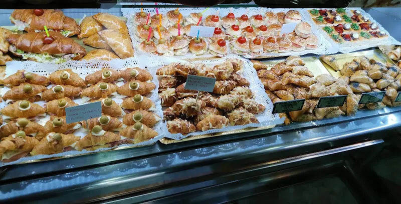 Horno y Pastelería Vicente Raimundo - Panadería en Valencia - foto 2