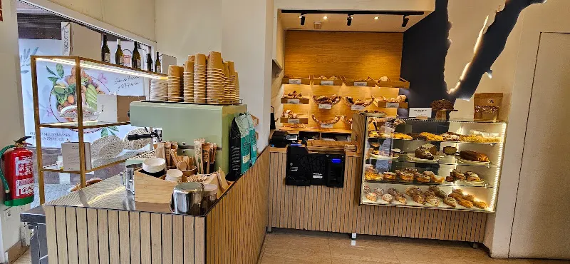 Ana la Fantástica Hilera - Panadería en Málaga - foto 2