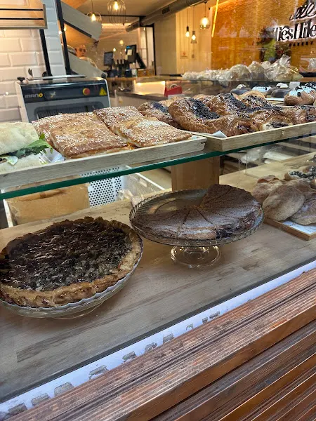 Tres Hileras Bakery