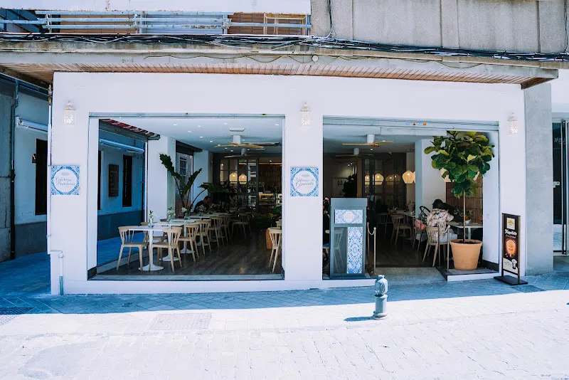 Artesanos de Granada San Jerónimo Cafetería Pasteleria - Granada