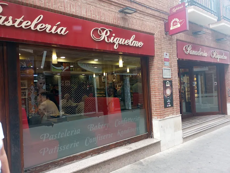 Pastelería Riquelme - Pastelería en Alcalá de Henares - foto 2