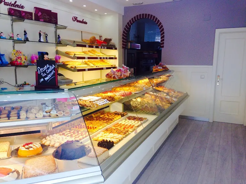 Pasteleria Riquelme - Pastelería en Alcalá de Henares - foto 2