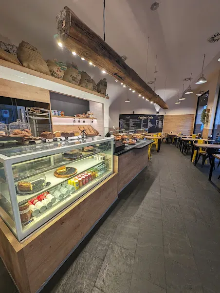 Fusion café y Panaderia gros.
