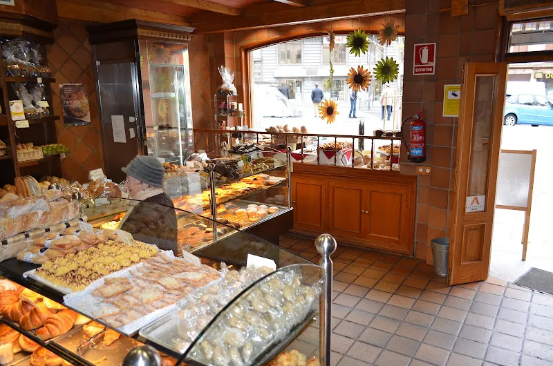 La Tahona Delicatessen