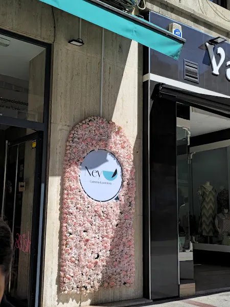 Ney Cafetería y Pastelería - León