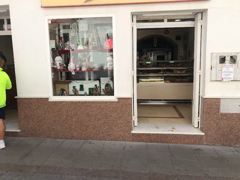 Pastelería La Artesana Panadería - San Fernando