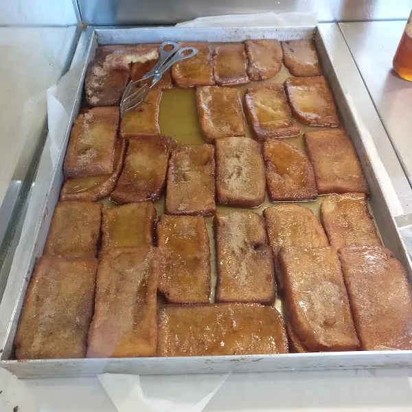 Pastelería La Artesana Panadería - Panadería en San Fernando - foto 2