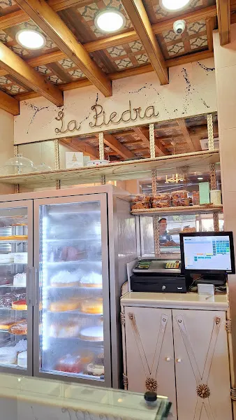 Pastelería la Piedra - Pastelería en Cádiz - foto 2