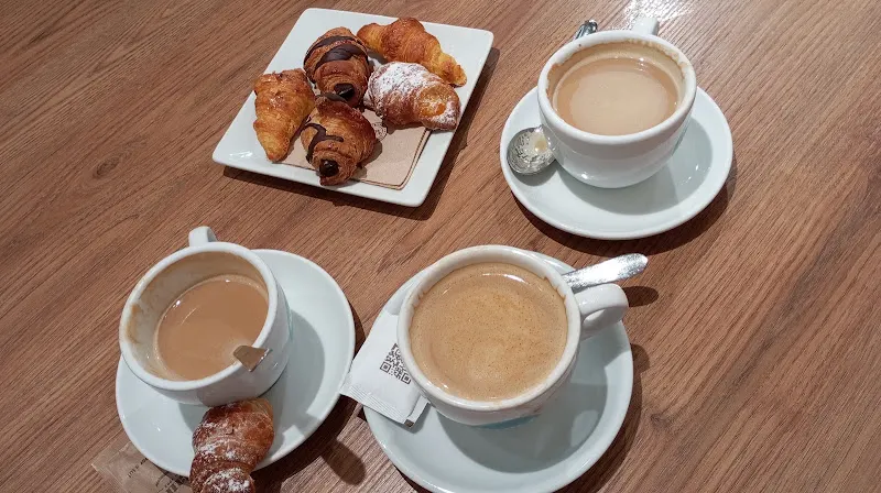Panet Catalunya - Forn de Pa, Pastisseria i Cafeteria