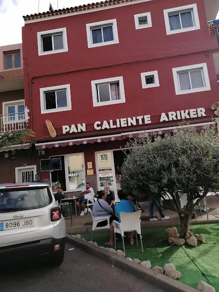 Pan Caliente Ariker - Panadería en Arona - foto 2