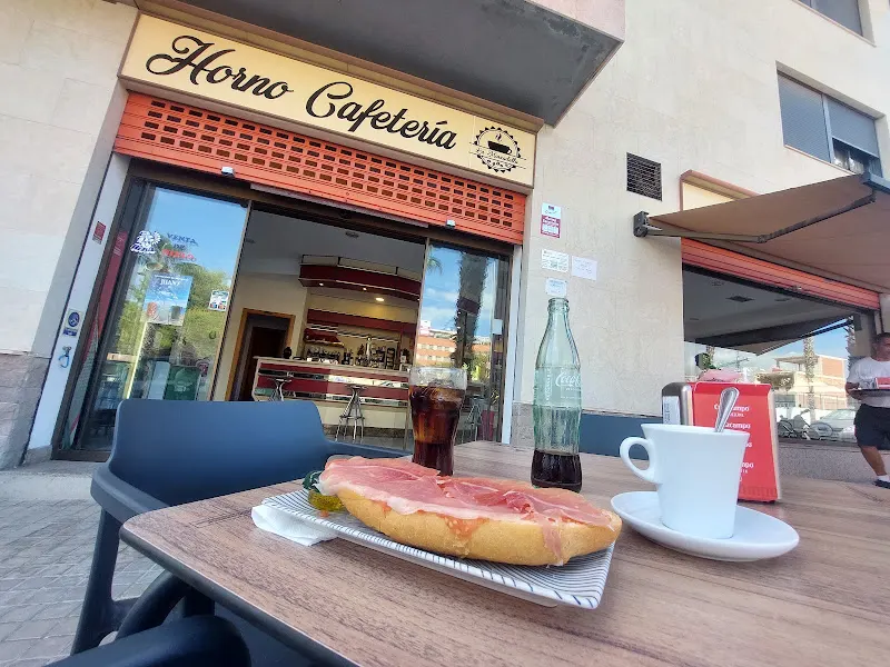 Horno cafetería La Marxadella - Panadería en Torrent - foto 2
