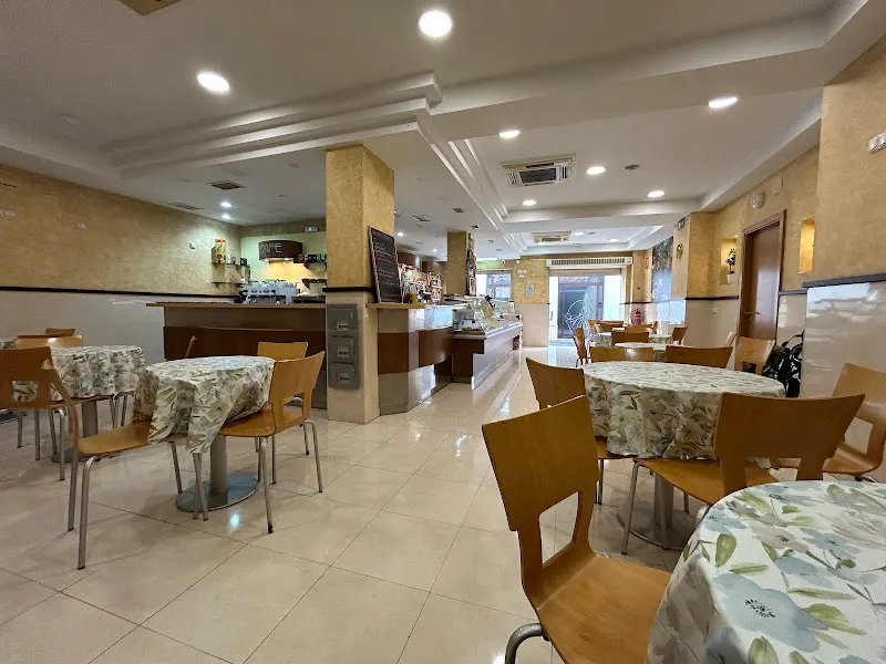 Panadería cafetería La Gran Colombia - Panadería en Chiclana de la Frontera - foto 2
